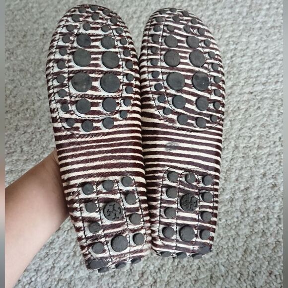 Tory Burch Brown Zebra Print Loafers size 7 - Picture 12 of 12